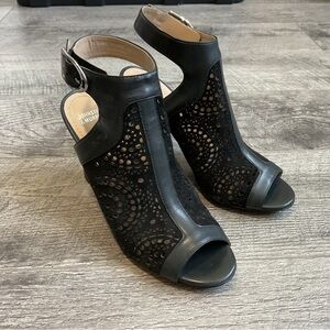 Johnston & Murphy Cassie Laser Cut‎ Peep-Toe Bootie Heel Size 7
